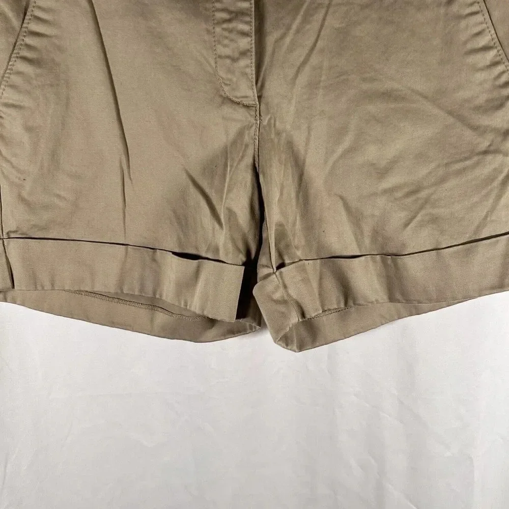 Old Navy Shorts Women's 6 Khaki Stretch Low Waist Cotton Blend Rolled Hem